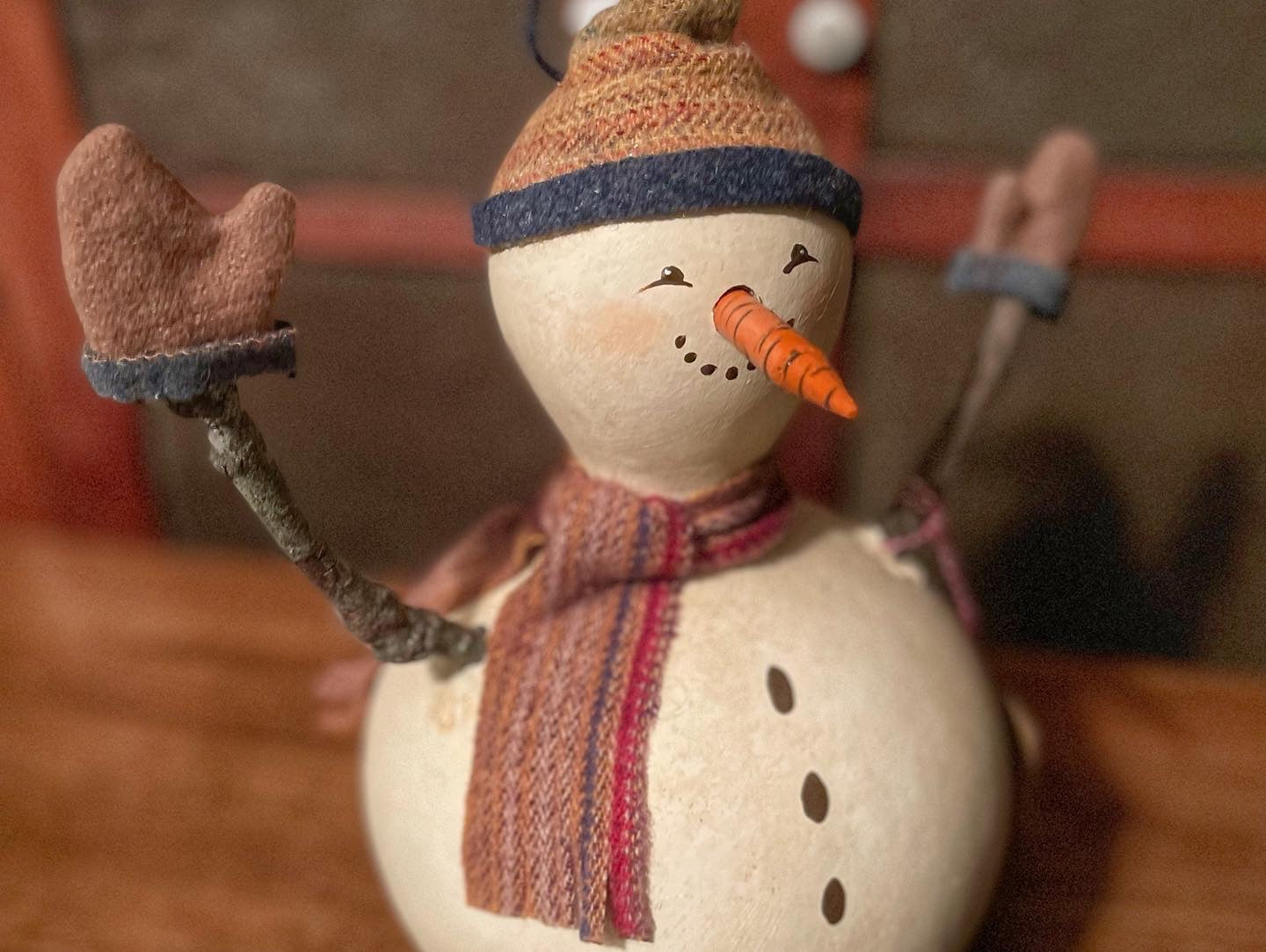 Large Soggy Bottom Snowman on Wooden Base (With Mittens)