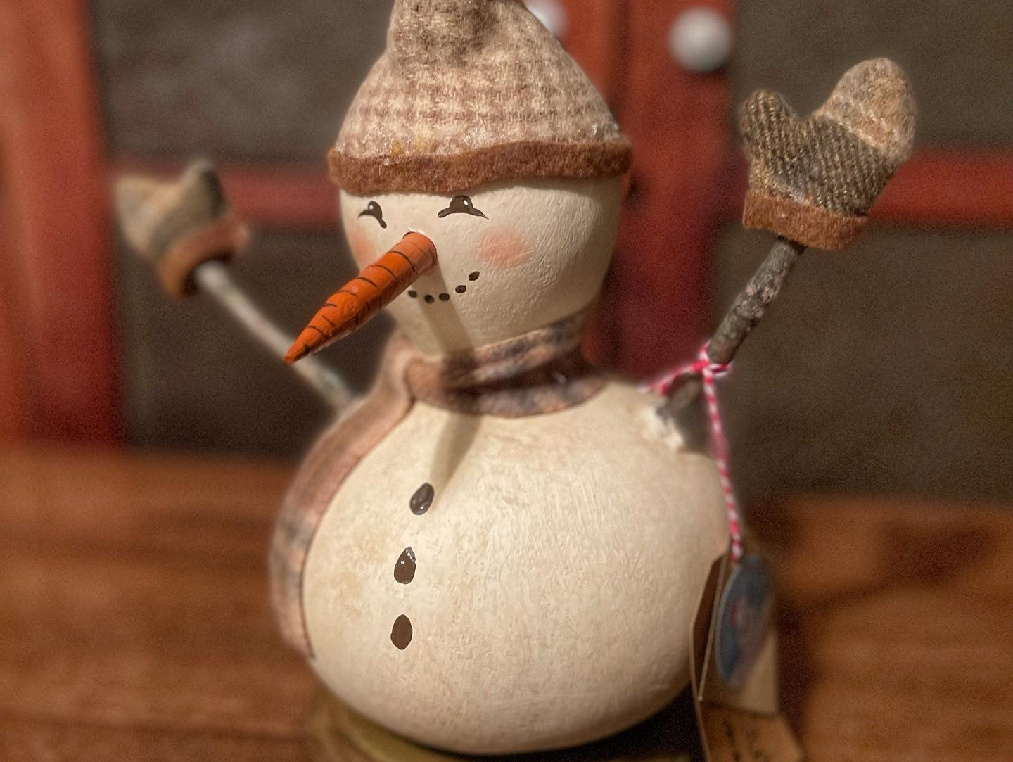 Large Soggy Bottom Snowman on Wooden Base (With Mittens)